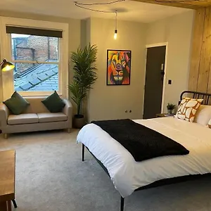 North Street Studio Apartment